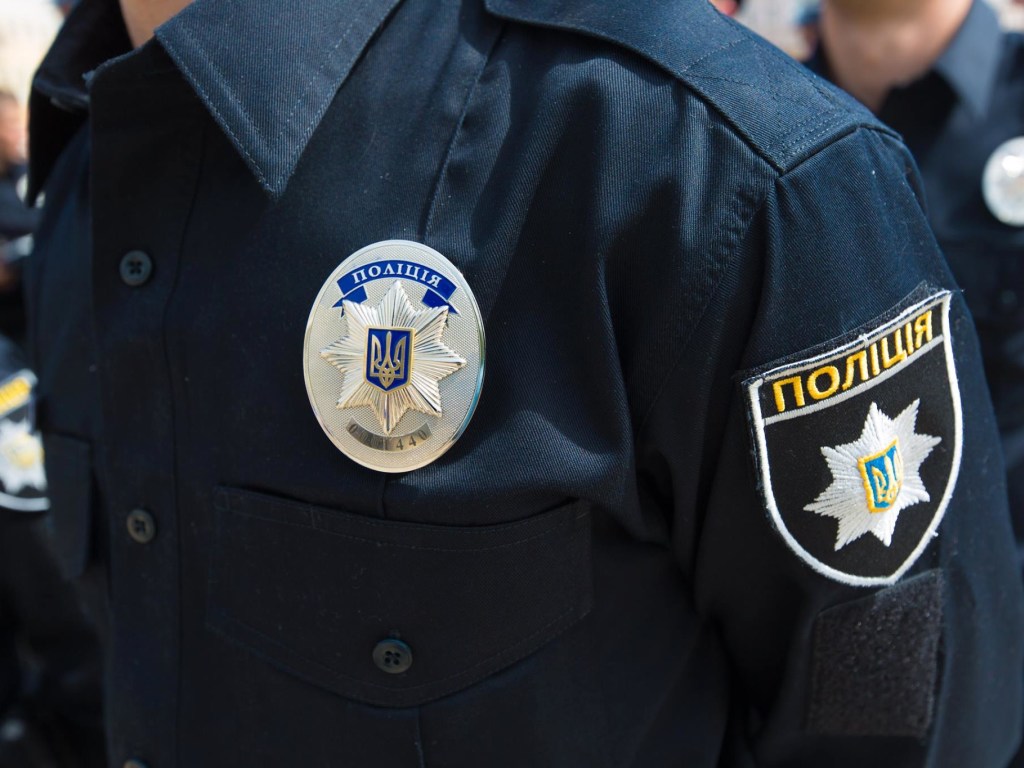 На Троещине в Киеве должник стрелял в своей квартире в пришедших работников банка – полиция