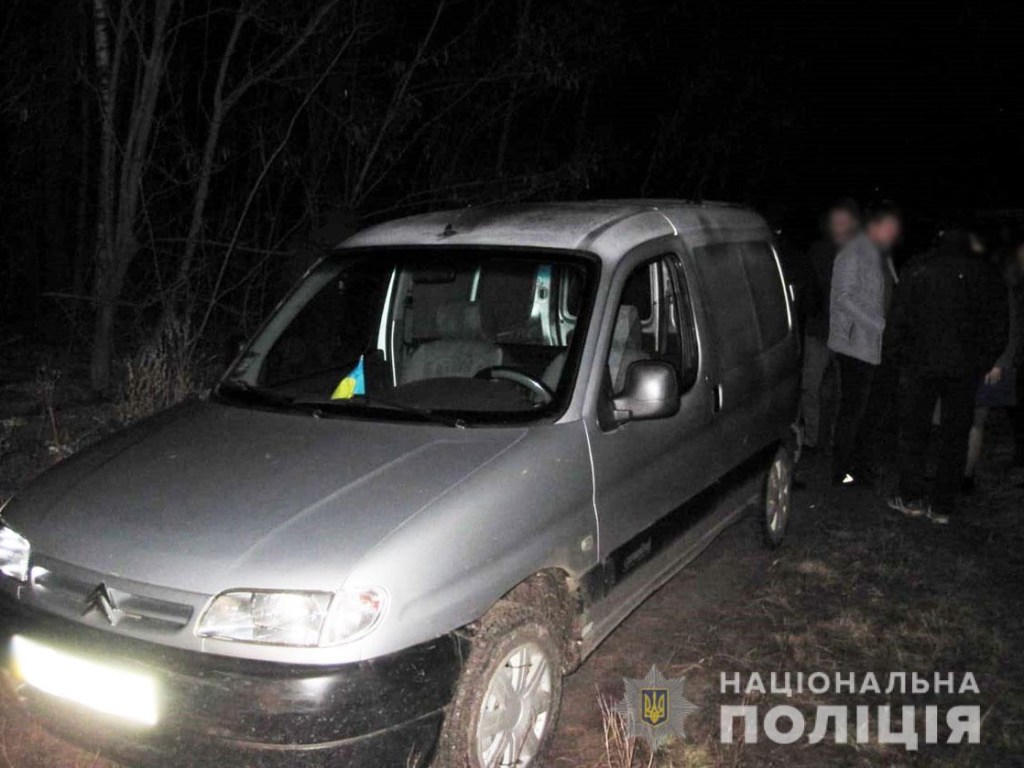 Житель Черниговской области пытался изнасиловать на кладбище ограбленную женщину (ФОТО)