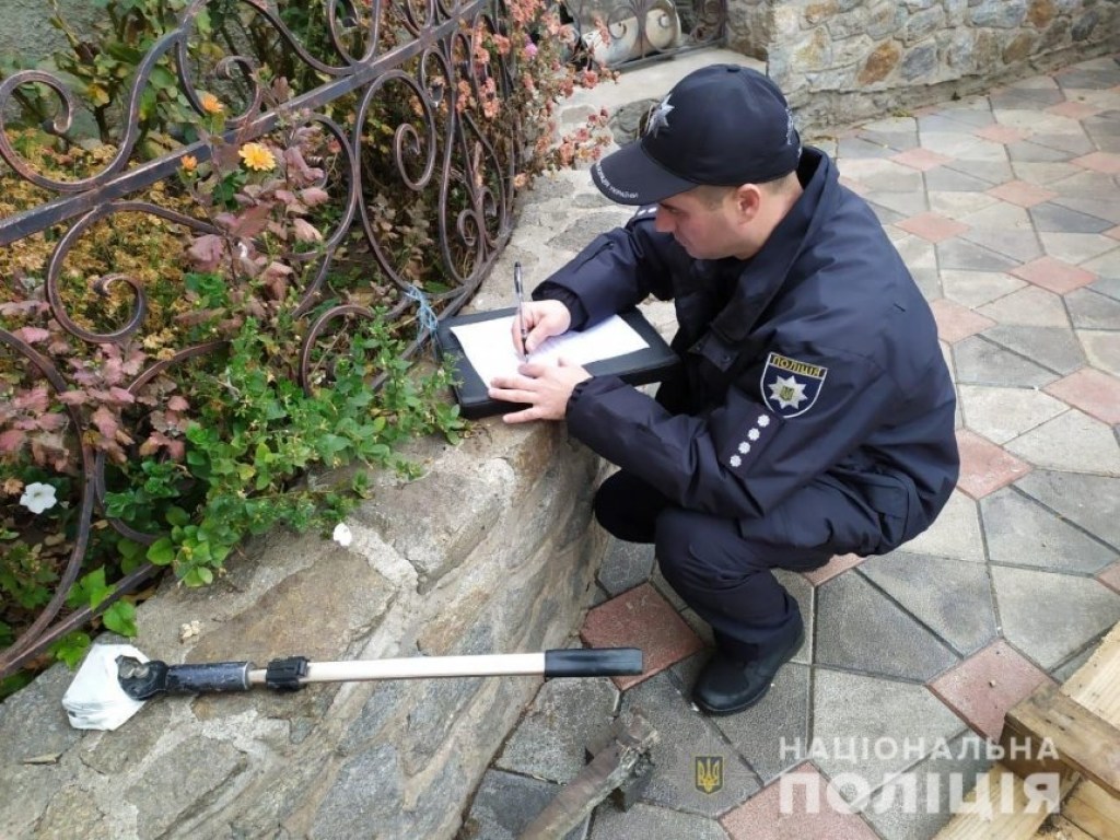 Под Николаевом взорвалась граната: ЧП зафиксировано возле дома главы охраны известной агрофирмы (ФОТО)
