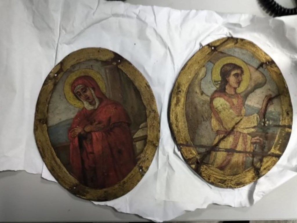 В Киеве задержали иностранца-коллекционера с незадекларированными иконами (ФОТО)