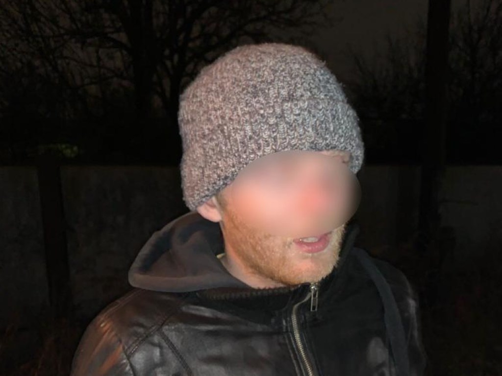 Под Киевом уроженец Черниговщины забрал у женщины телефон, угрожая ножом (ФОТО)