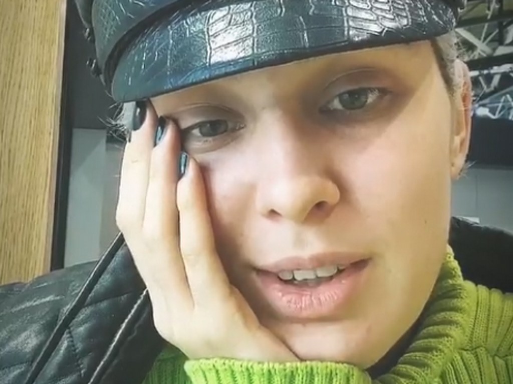 Певице стало плохо во время пересадки: MARUV отменила выступление в РФ 