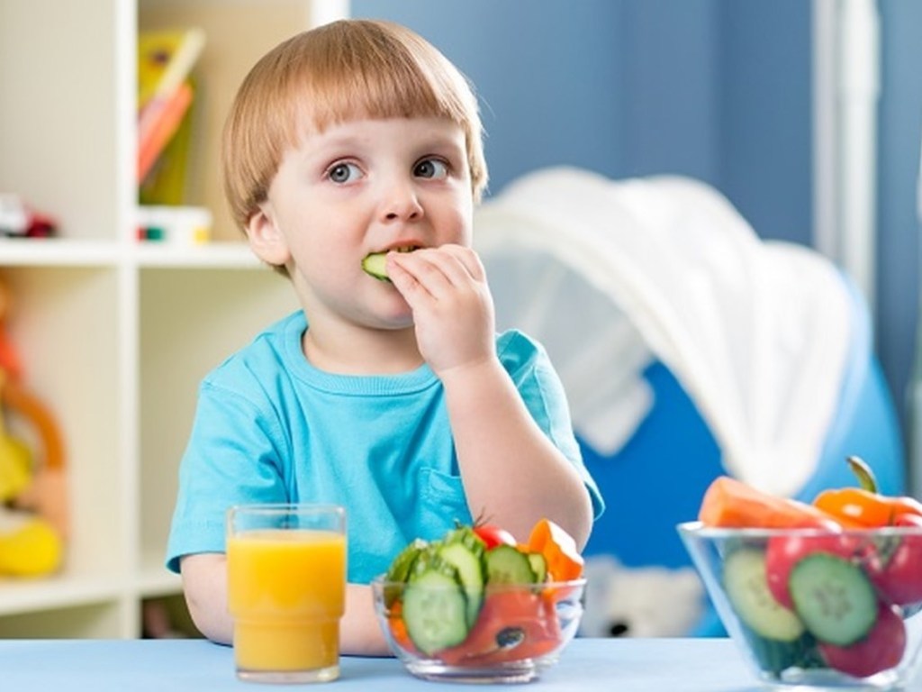 Бобовые, гречка и нежирные сыры помогут укрепить иммунитет ребенка &#8212; эксперт