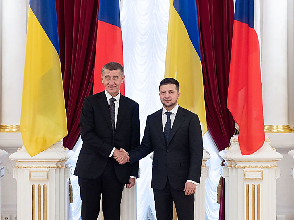 Президент Украины проводит встречу с премьером Чехии