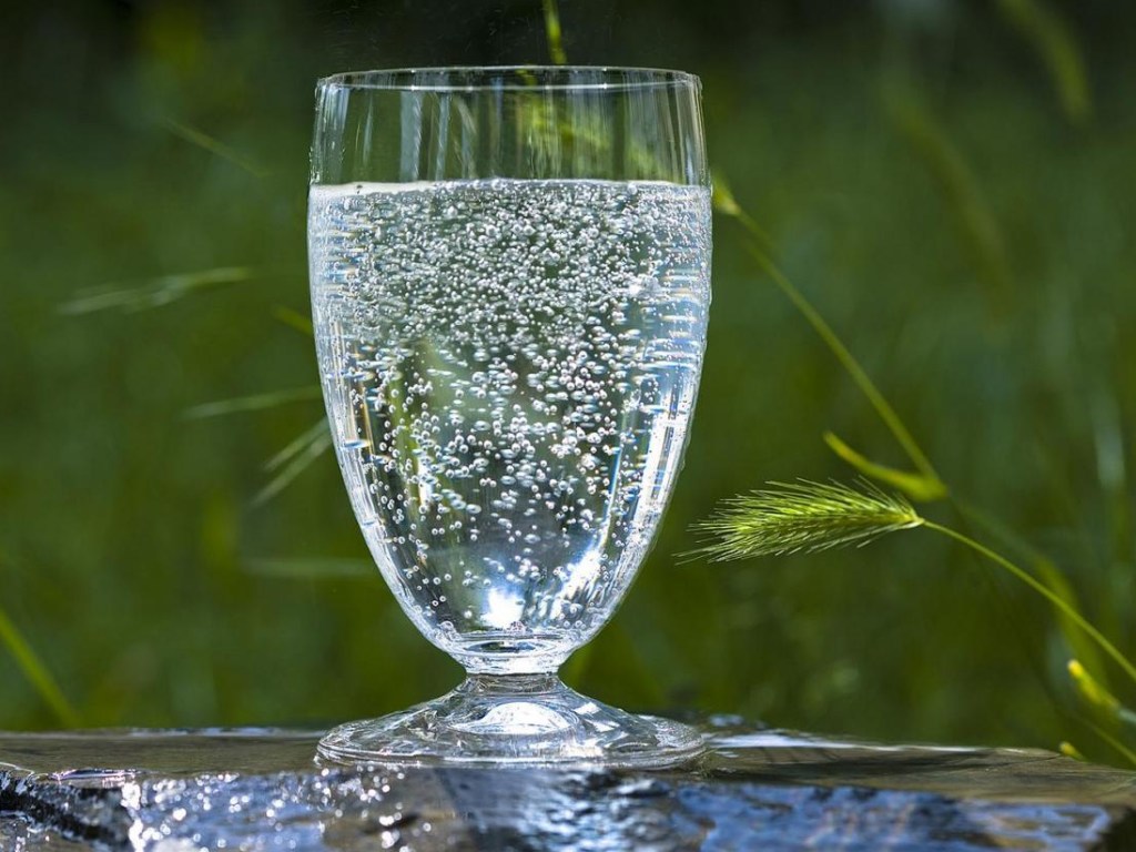 Диетологи развенчали главные мифы о питьевой воде