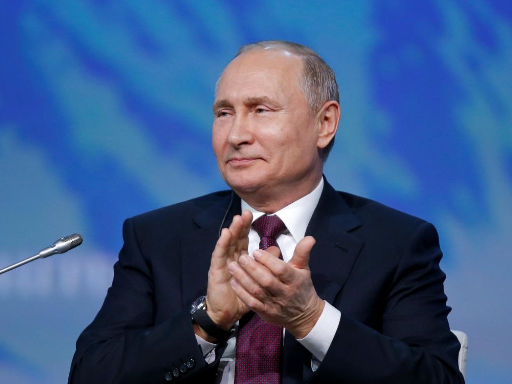 Путин заявил о недопустимости пересмотра Минских соглашений