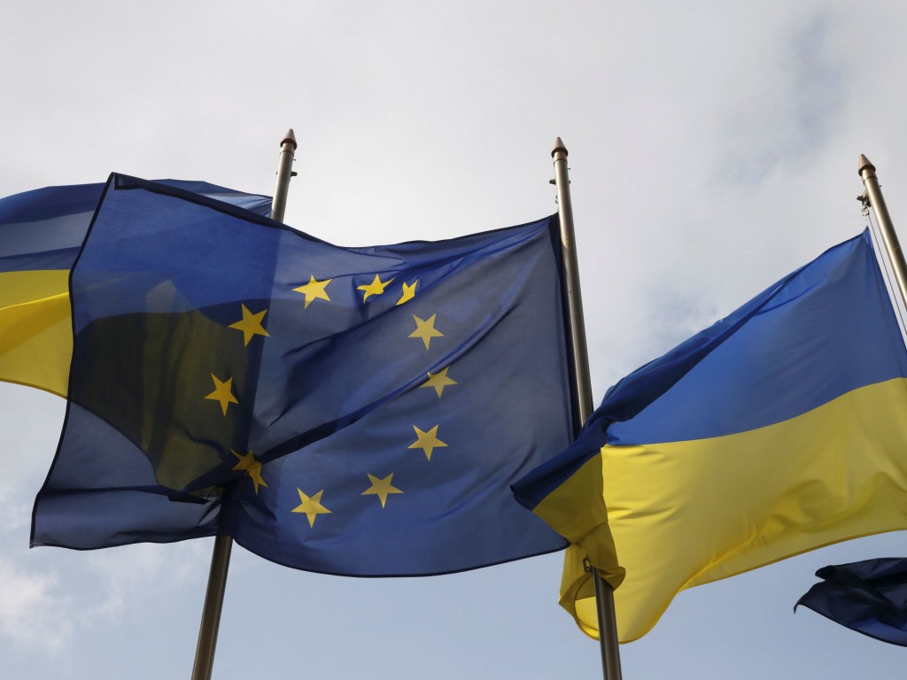 Годовщина Евромайдана: как ассоциация с ЕС уже 6 лет «ставит Украину на место раба»