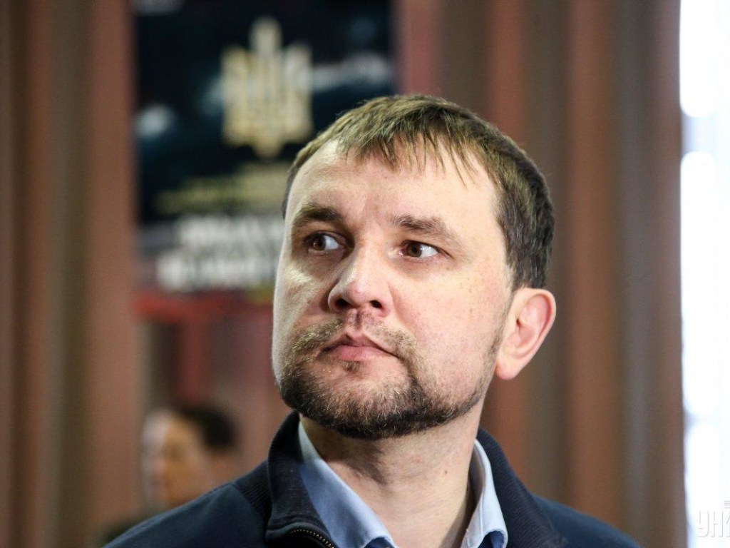 «Милые фуршеты»: Бужанский обвинил Вятровича в краже денег на застолье в честь Голодомора