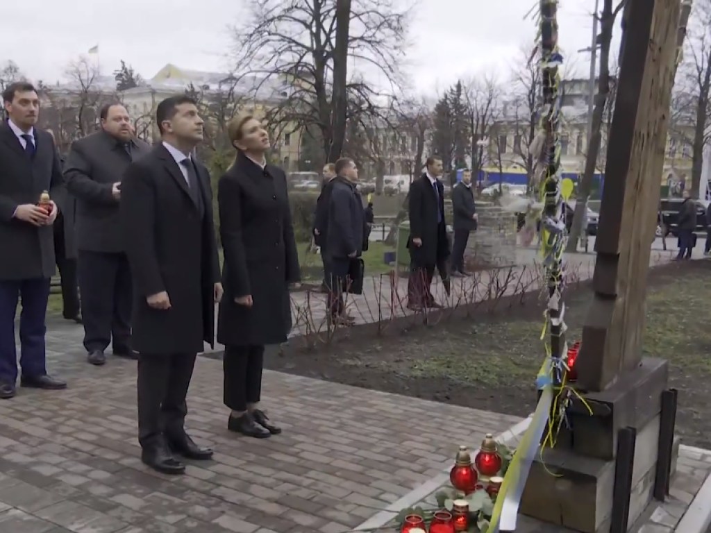 Зеленский почтил память погибших на Революции Достоинства (ФОТО, ВИДЕО)