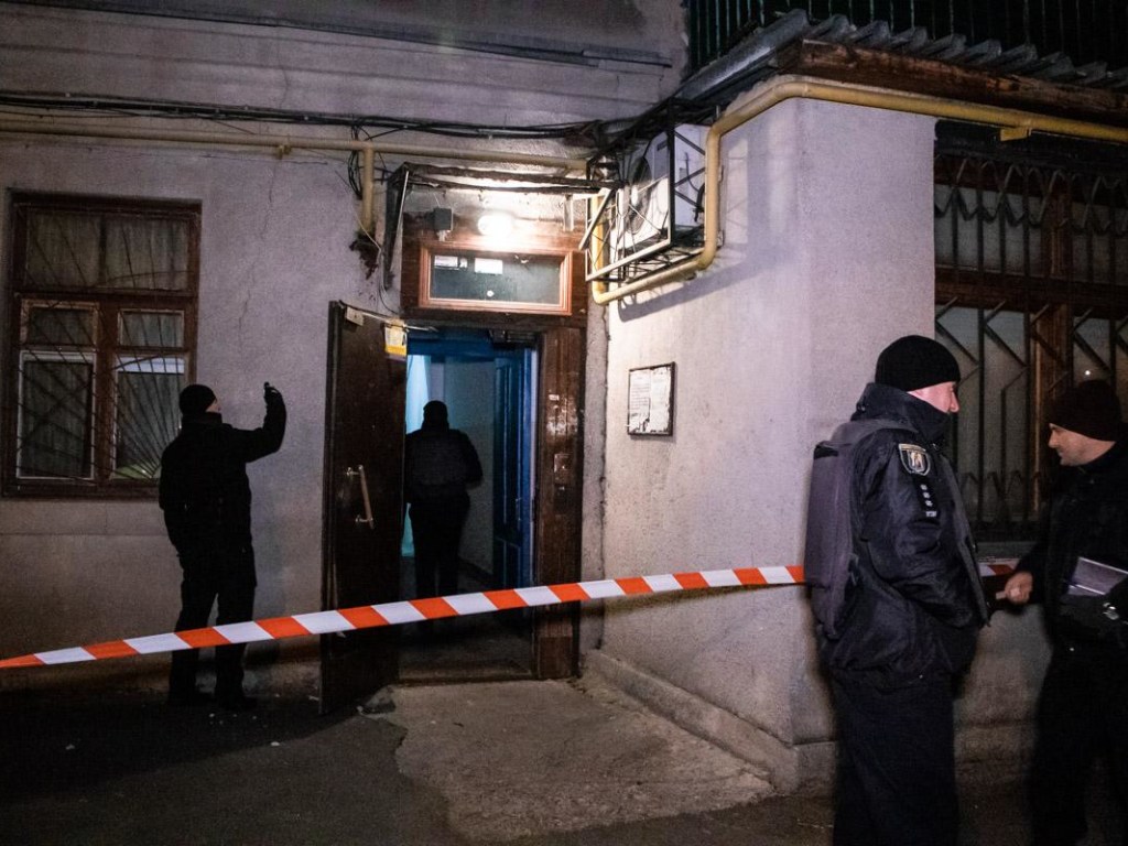 Взрыв в Киеве полиция расследует как хулиганство: на месте ЧП найдены металлические фрагменты