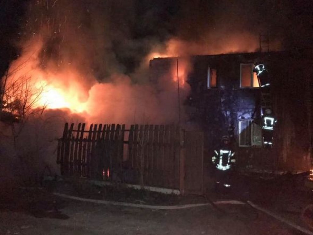 Пожарные ехали 40 минут: у ветерана АТО дотла сгорел дом (ФОТО)