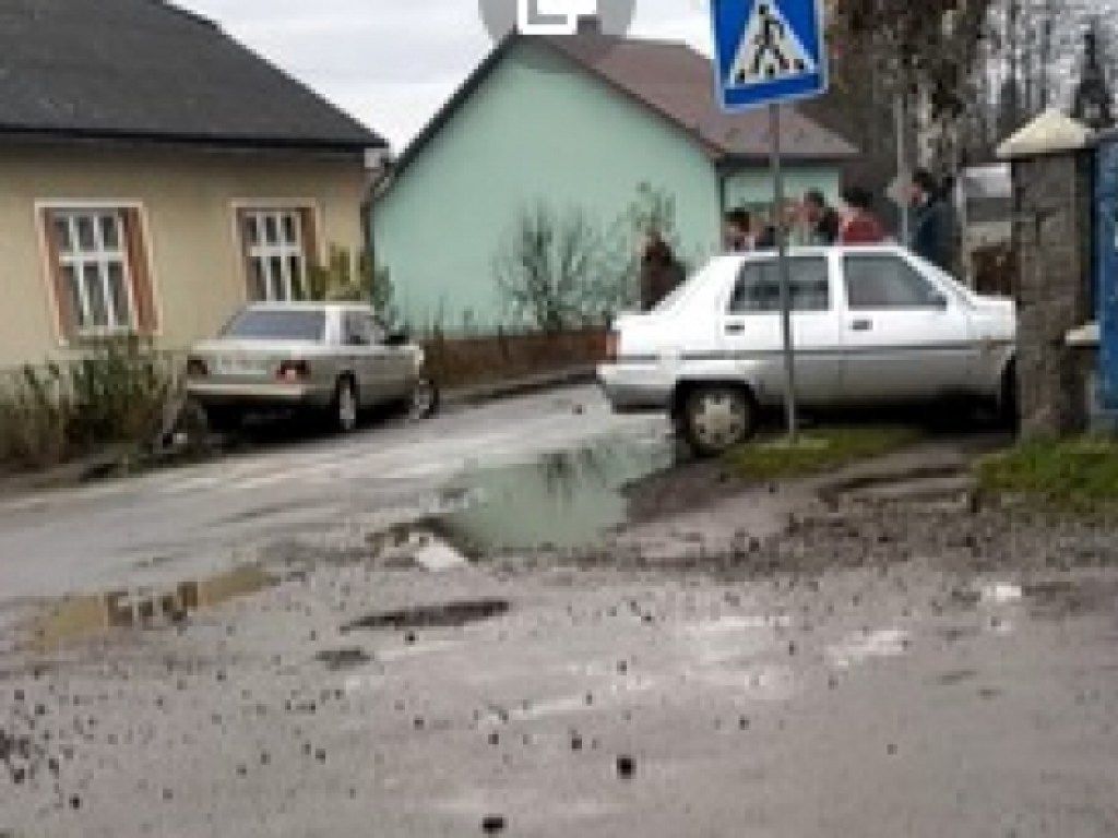 ДТП на Закарпатье: на сельском перекрестке столкнулись «Славута» и Mercedes (ФОТО, ВИДЕО)