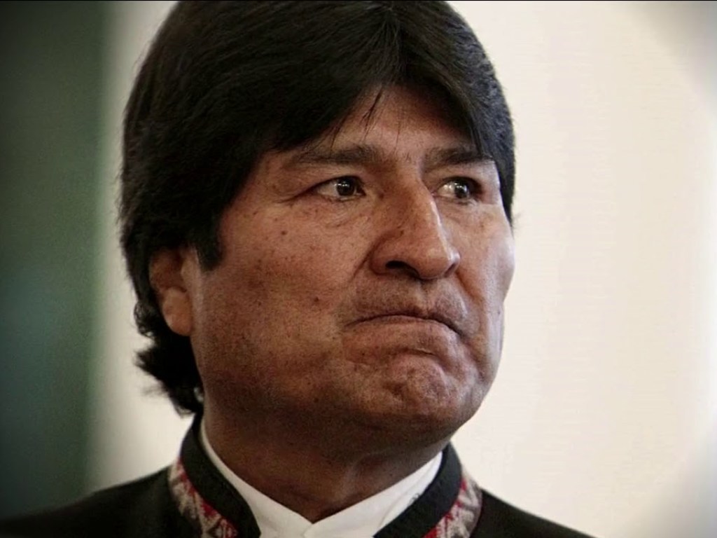 Эксперт объяснил, почему Моралес не сможет вернуться в Боливию