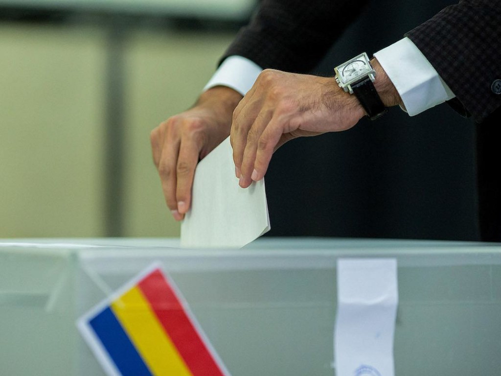 В Румынии начались выборы президента во 2 туре