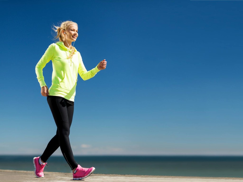 Пешая ходьба укрепляет здоровье лучше, чем бег – врачи