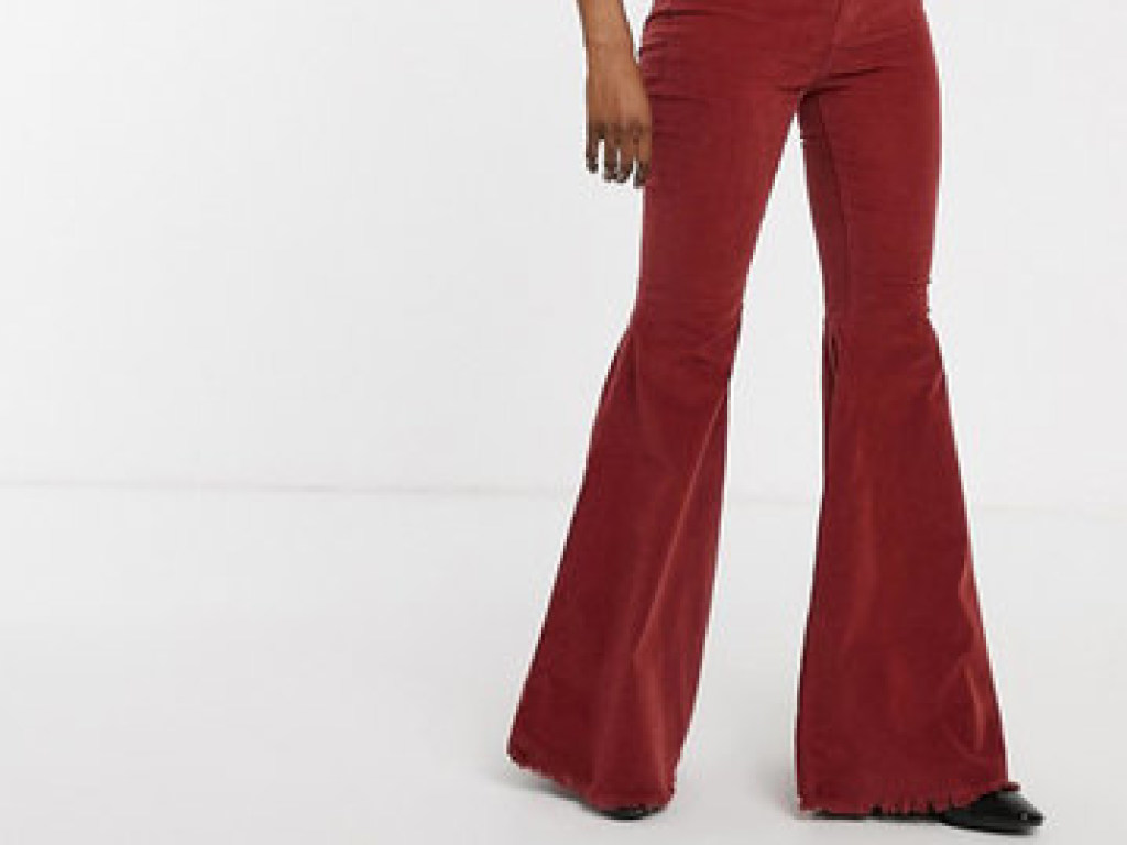 В стиле 70-х: Дизайнеры назвали самые модные брюки зимы-2020 (ФОТО)