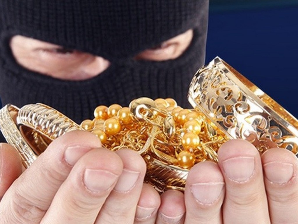 Под Никополем 35-летний мужчина украл золотую цепочку из ювелирного магазина (ФОТО)