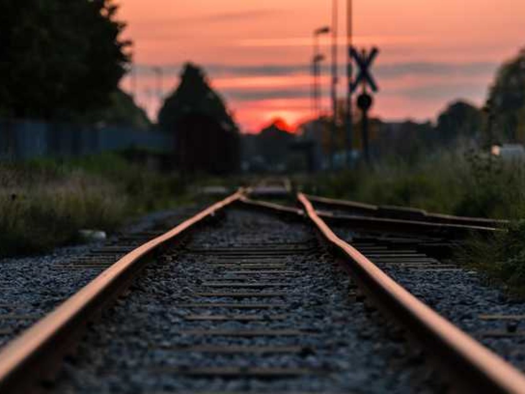 На Львовщине под колесами поезда погибла 75-летняя женщина