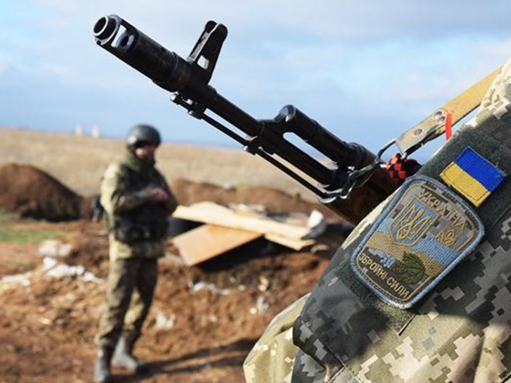 Сутки на Донбассе: восемь обстрелов, потерь нет