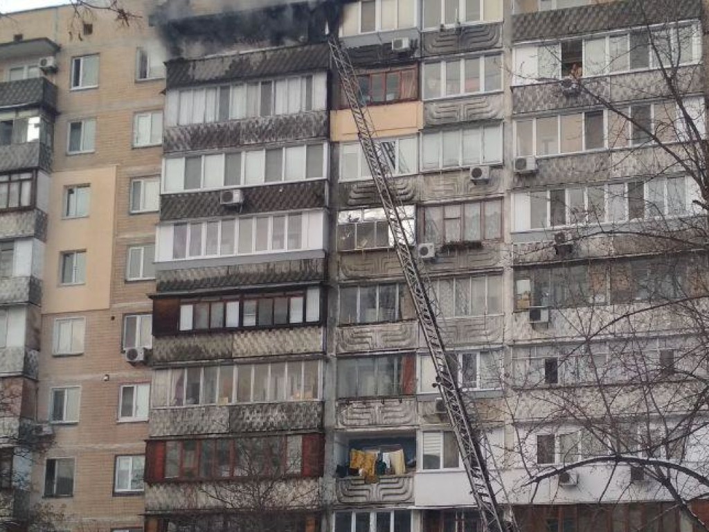 В Харькове в многоэтажке произошел пожар: в квартире нашли труп пожилой женщины