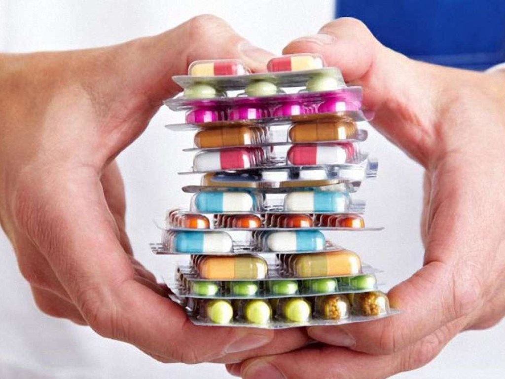 Закупка доступных лекарств: 10 миллиардов гривен могут быть просто «распилены»