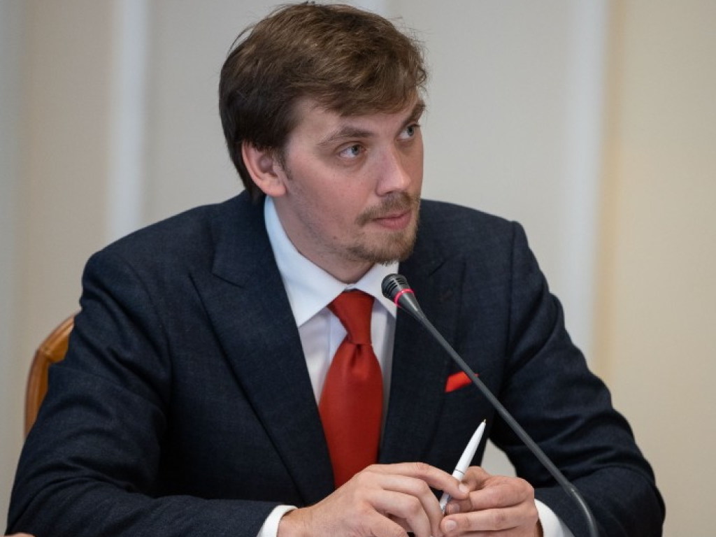 Гончарук прокомментировал требование Зеленского вернуть долги учителям и врачам