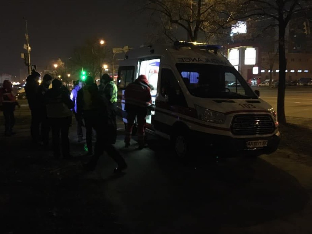 В Киеве на Троещине спор на пешеходном переходе закончился стрельбой (ФОТО)