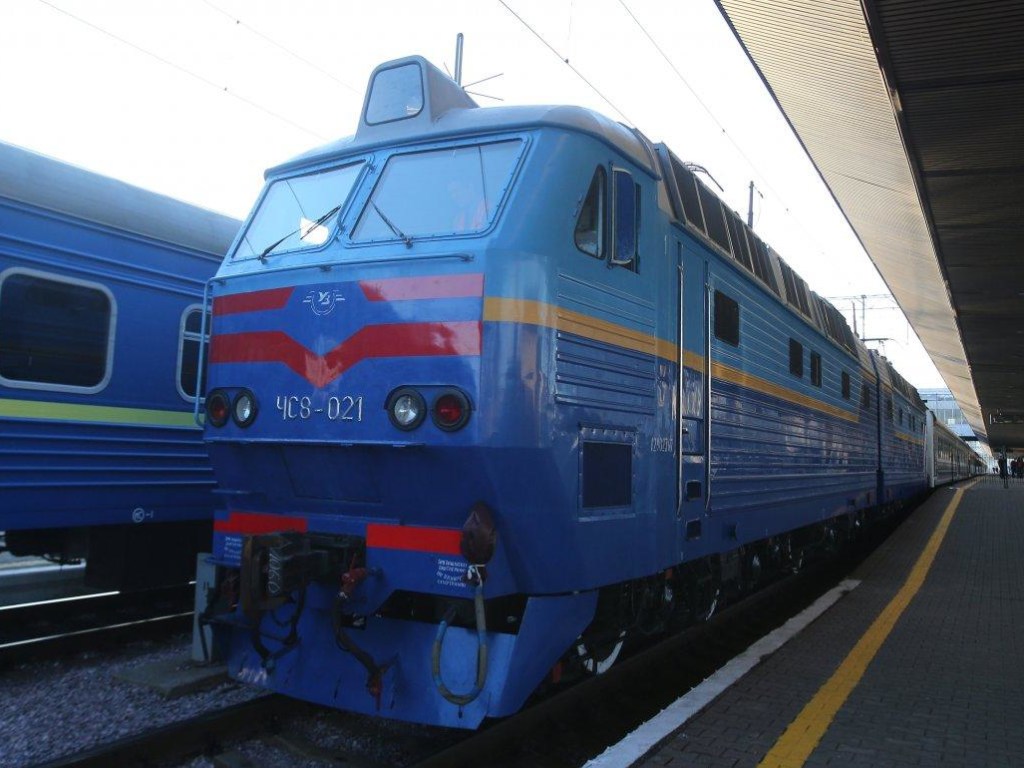 «Укрзализныця» назначила 13 дополнительных поездов