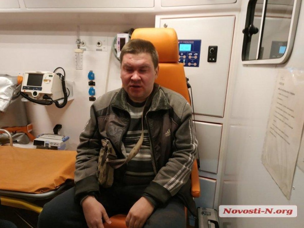 Брызнули баллончиком и избили: В Николаеве неизвестные напали на журналиста (ФОТО, ВИДЕО)
