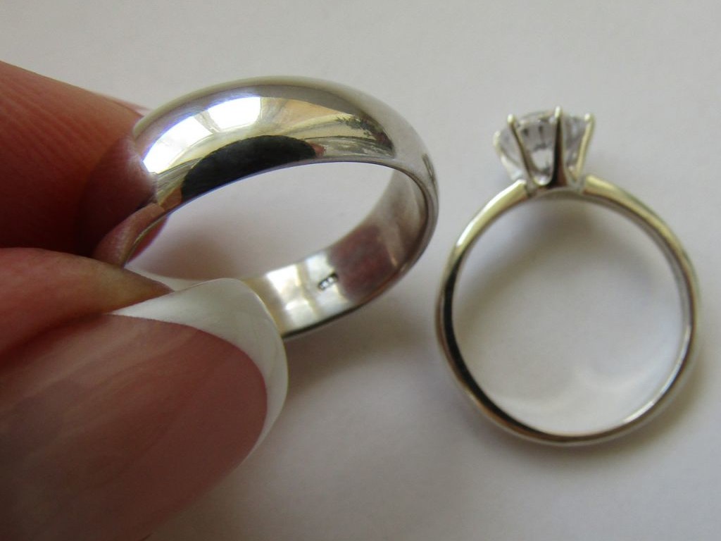 Американка получила свое обручальное кольцо, которое она потеряла 27 лет назад