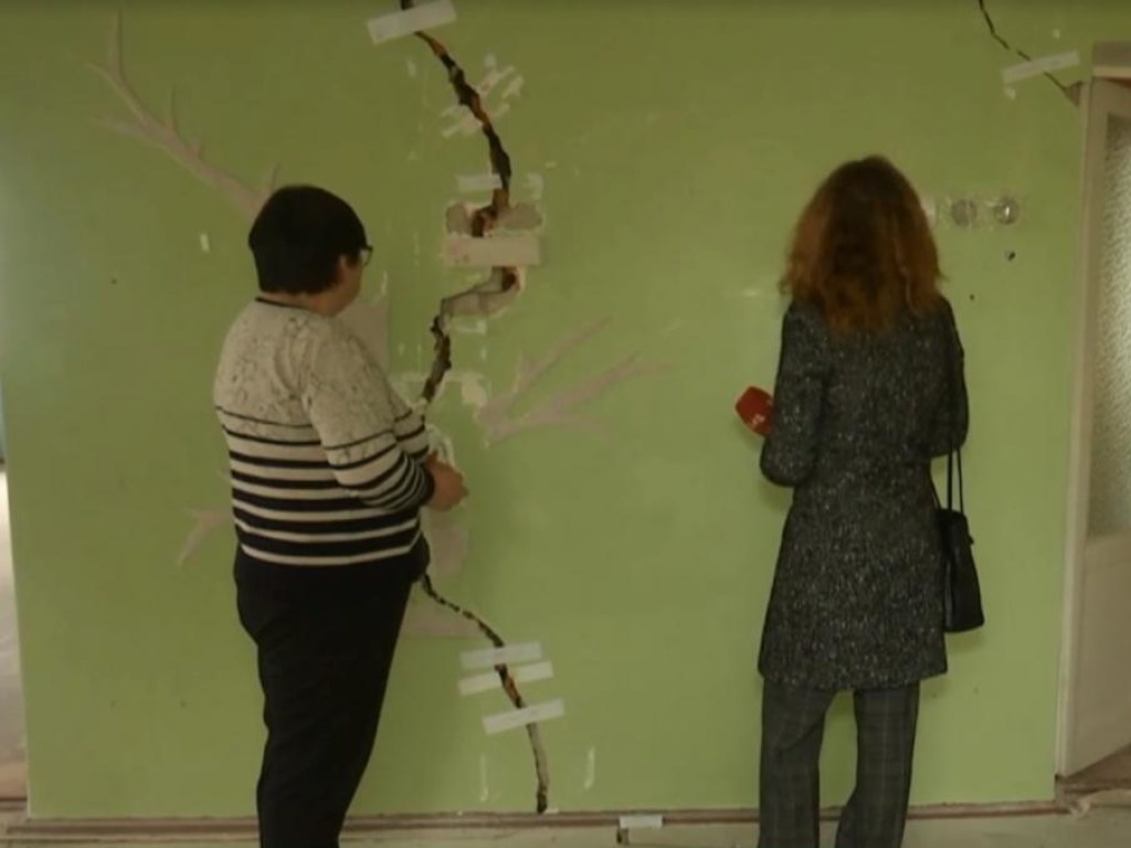 «Через трещины в стенах залетают птицы»: детсад на Николаевщине ужаснул своим видом (ФОТО, ВИДЕО)