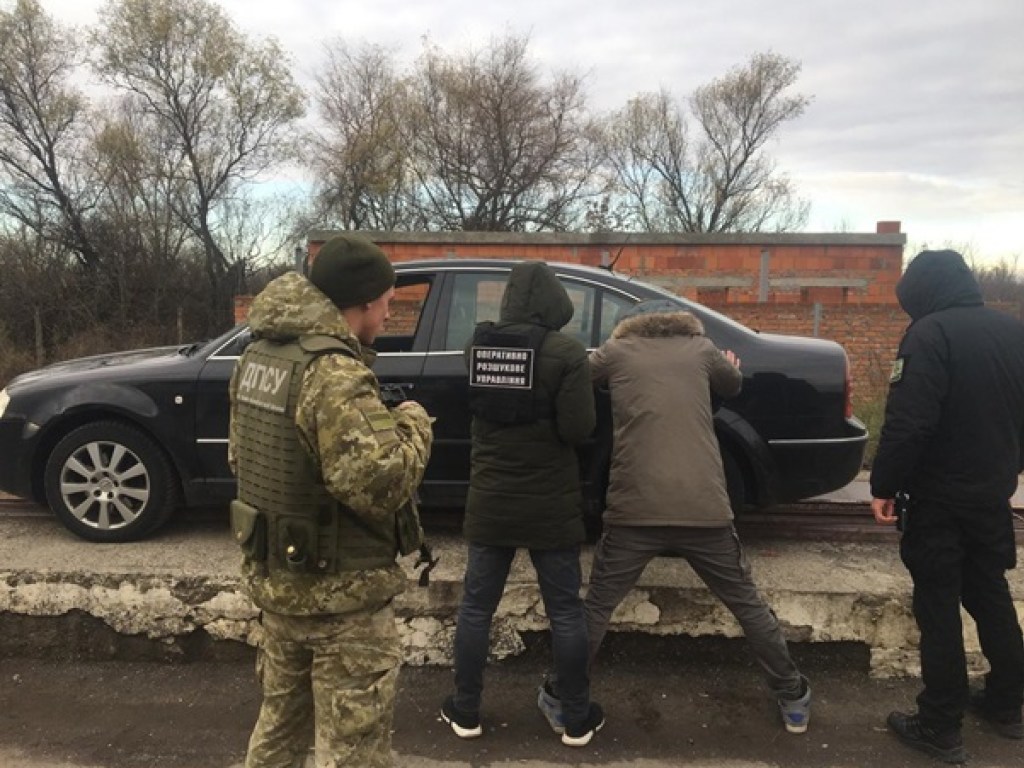 На Закарпатье пограничники нашли в авто немца большую партию наркотиков (ФОТО)