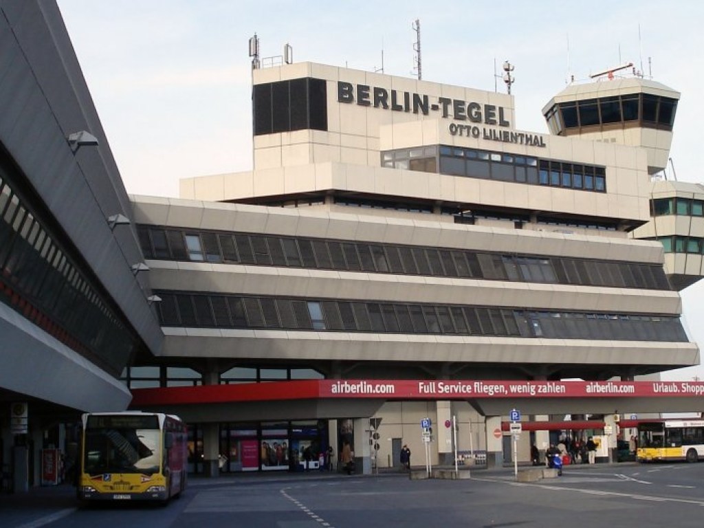 Десятки украинцев застряли в аэропорту Берлина