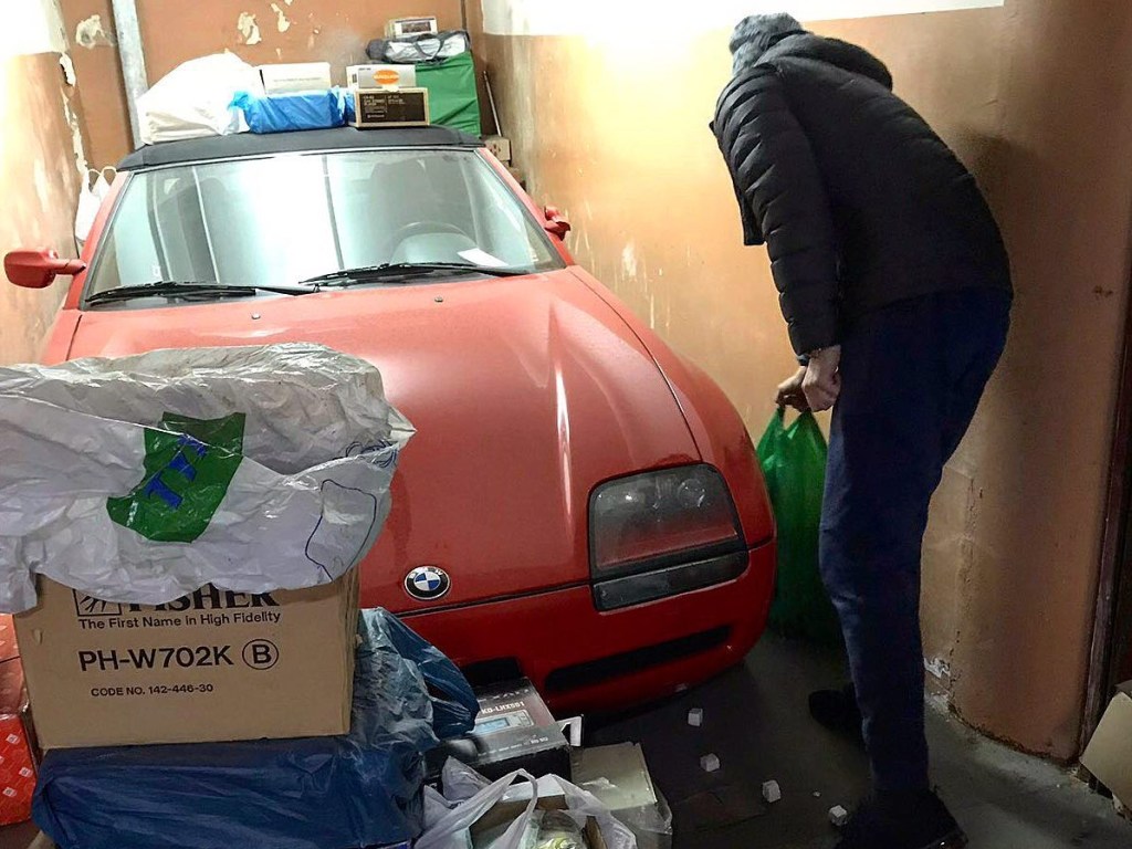 В Мелитополе в гараже найден редкий немецкий кабриолет (ФОТО)