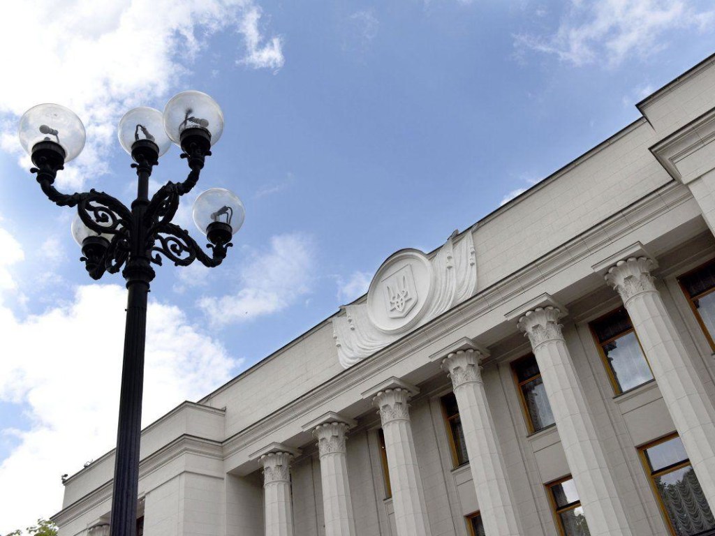 Рада обязала финагентов отчитываться о счетах иностранцев в Украине