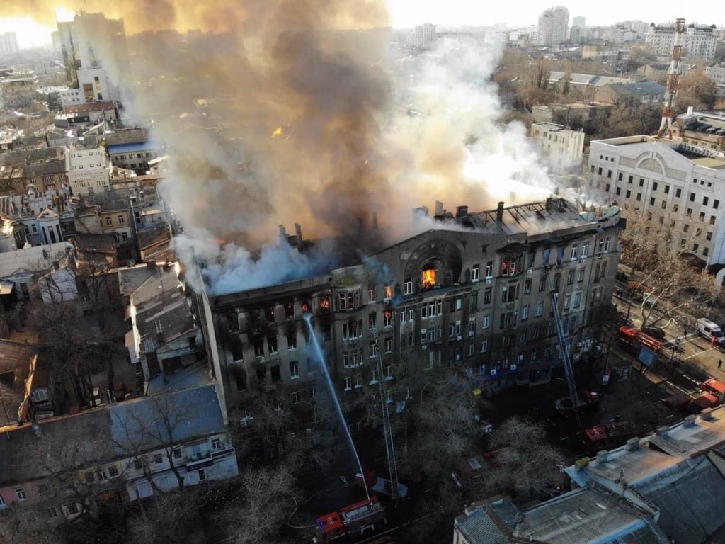 Пожар в Одессе локализовали на площади 4000 квадратных метров