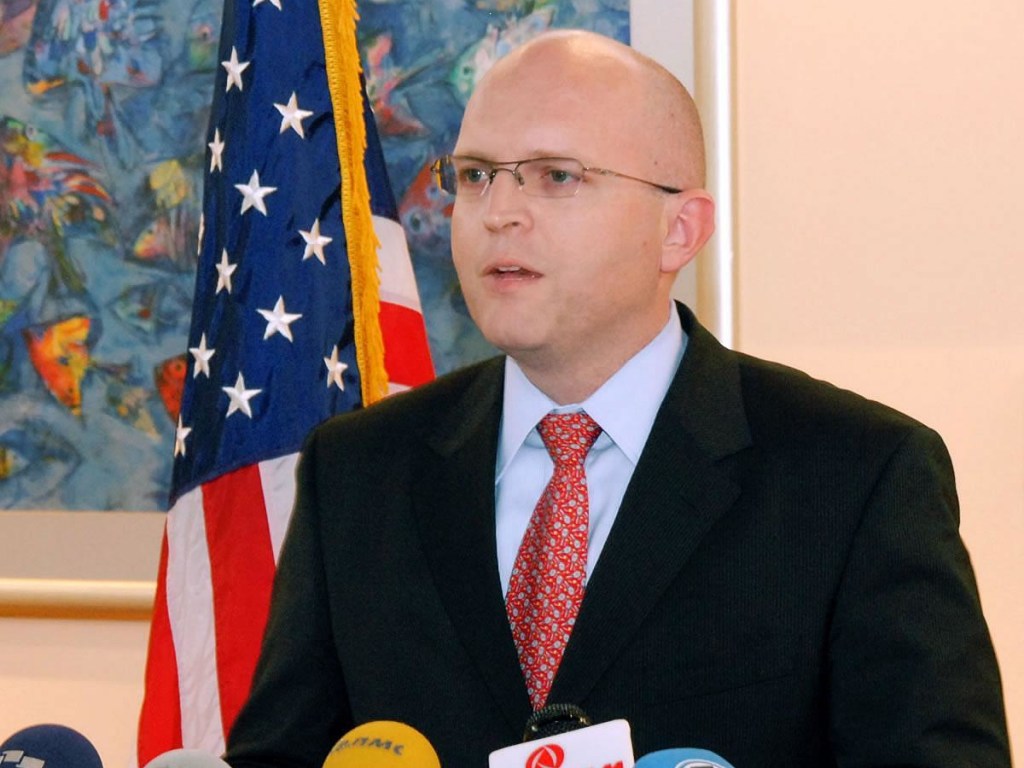 Сегодня в Украину приедет помощник госсекретаря США