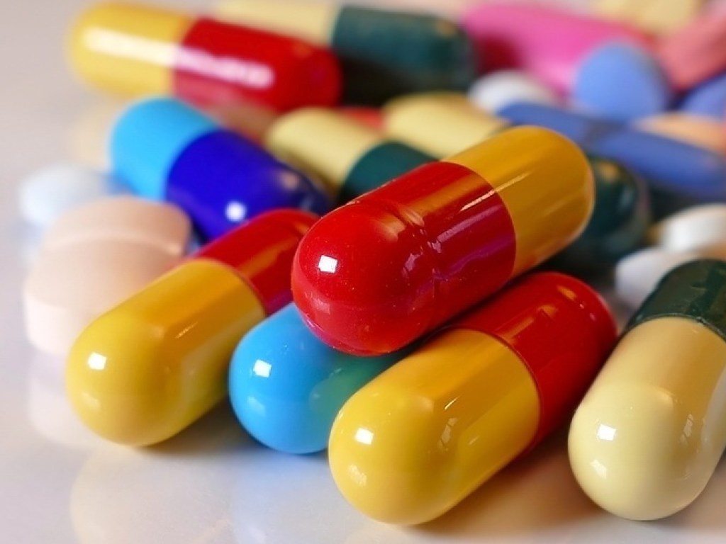 «Голос» Вакарчука обвиняют в намерении легализовать опасные лекарства из третьих стран