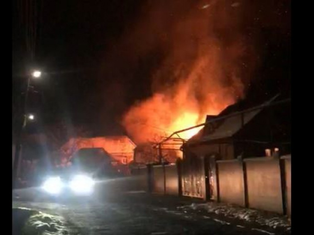 На Закарпатье произошел крупный пожар в селе (ФОТО, ВИДЕО)