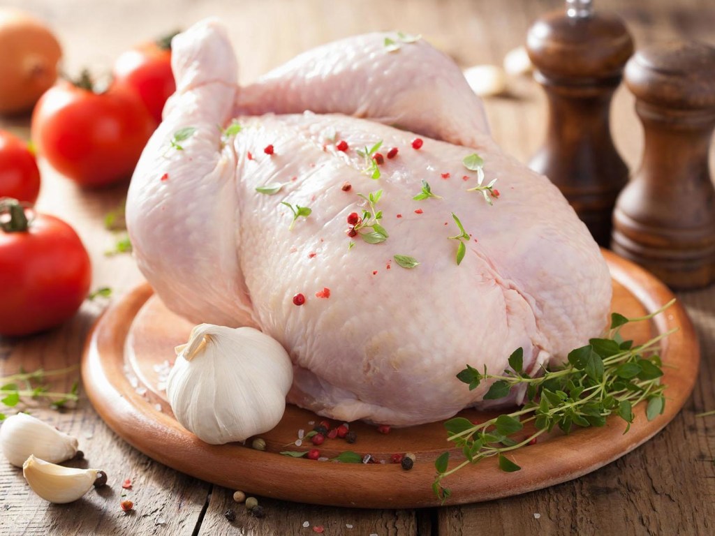 Эксперты: Куриное мясо опасно употреблять в пищу