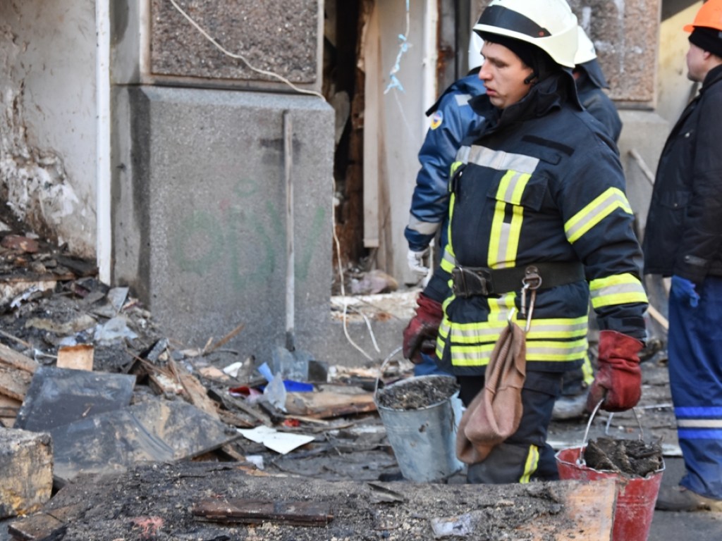 Пожар в Одесском колледже: найдены тела уже 4 погибших (ФОТО)