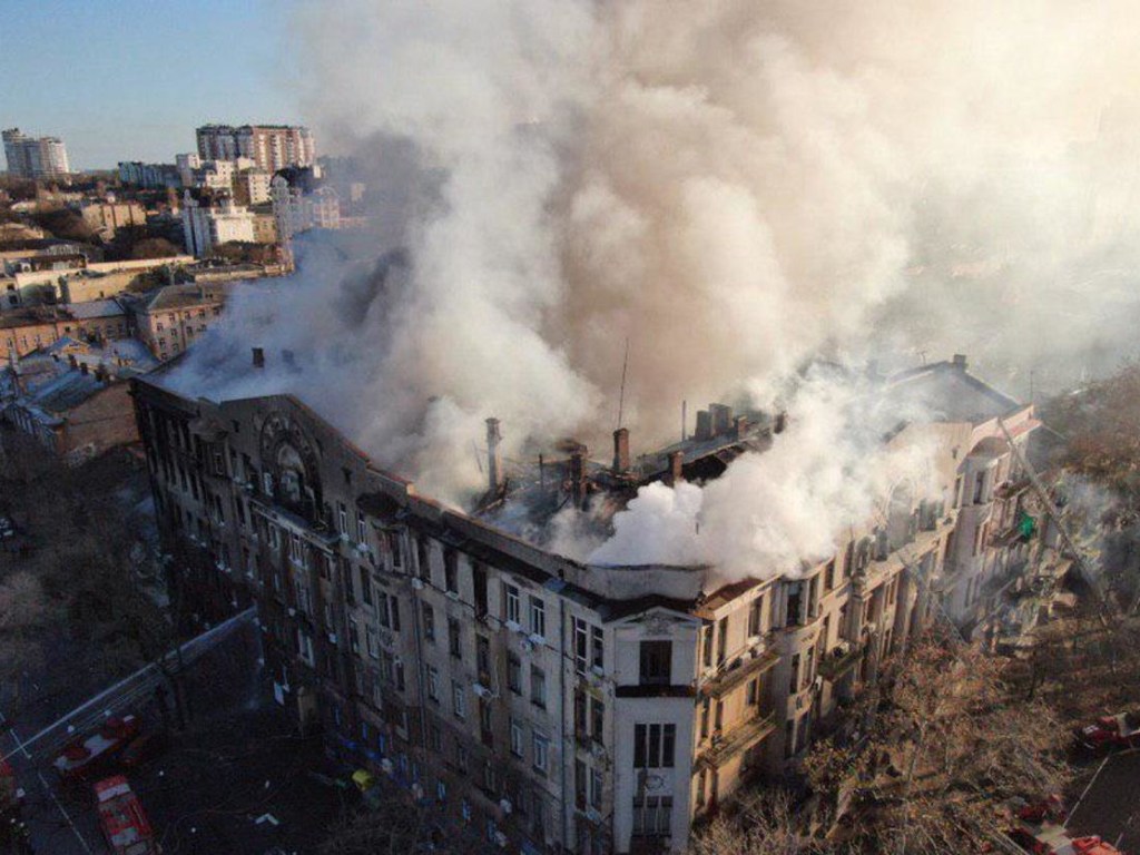 Пожар в Одесском колледже: 8 человек считаются пропавшими без вести