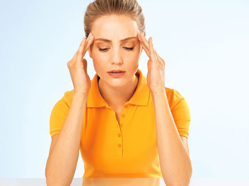 Названы 5 эффективных способов снять головную боль