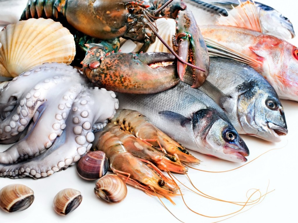 Врач рассказала о смертельной опасности морской рыбы и морепродуктов
