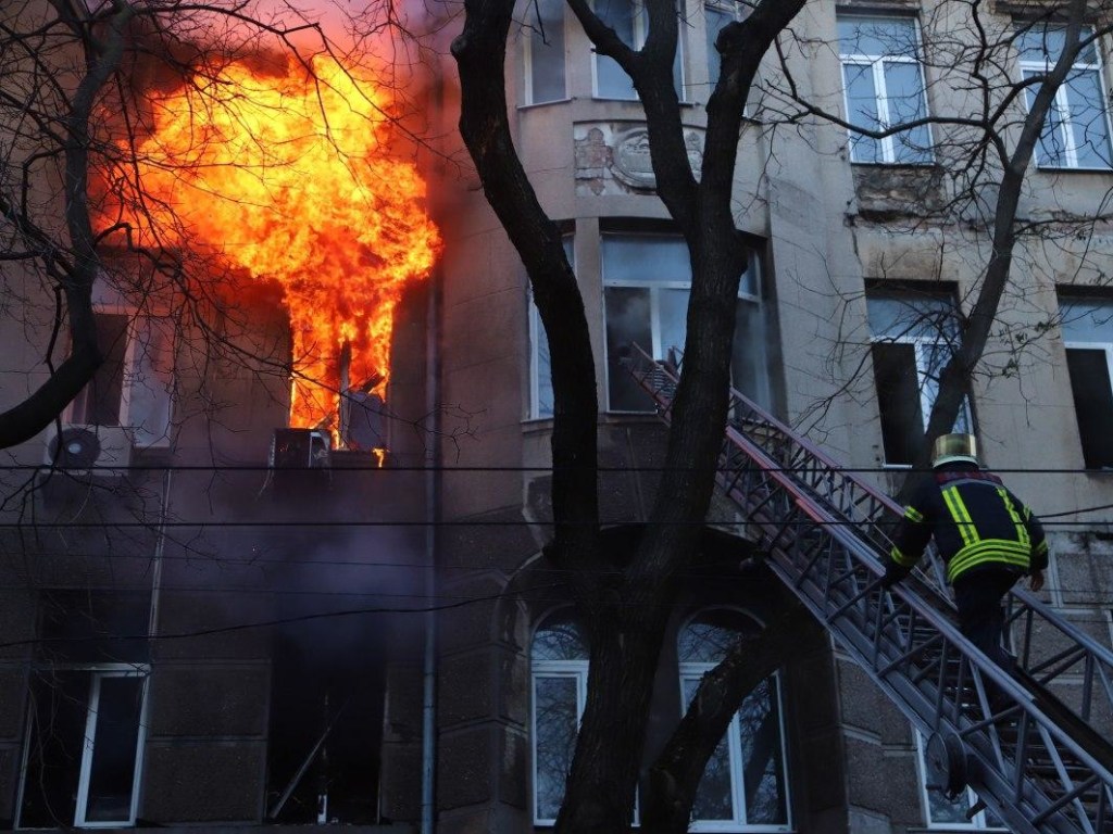Пожар в Одесском колледже: число жертв возросло до 12