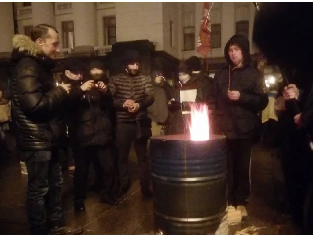 Участники акции против Зеленского пока не намерены штурмовать его офис