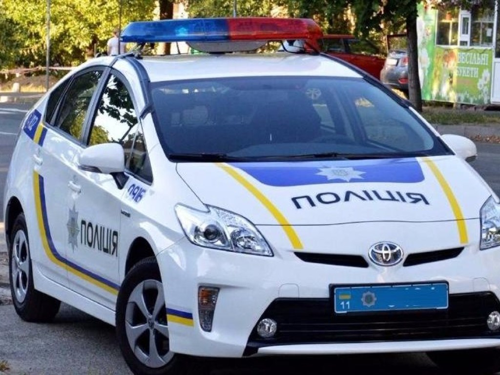 На Буковине патрульный «под кайфом» преследовал пьяного водителя по гололеду