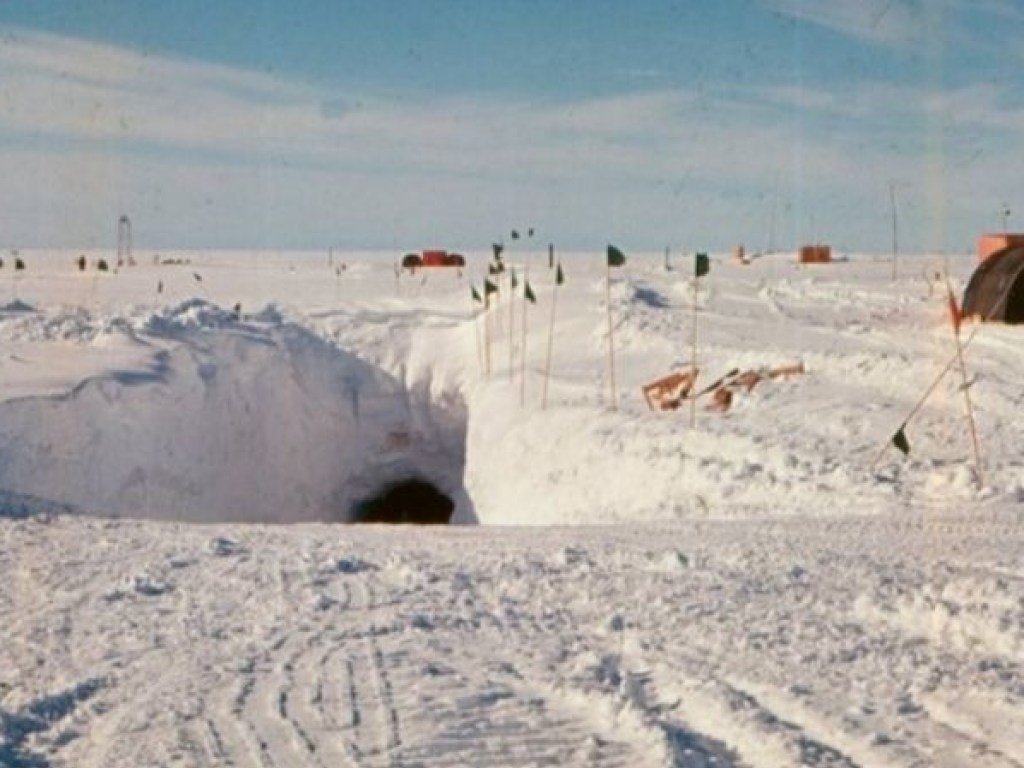 В Гренландии обнаружили заброшенную военную базу (ФОТО)