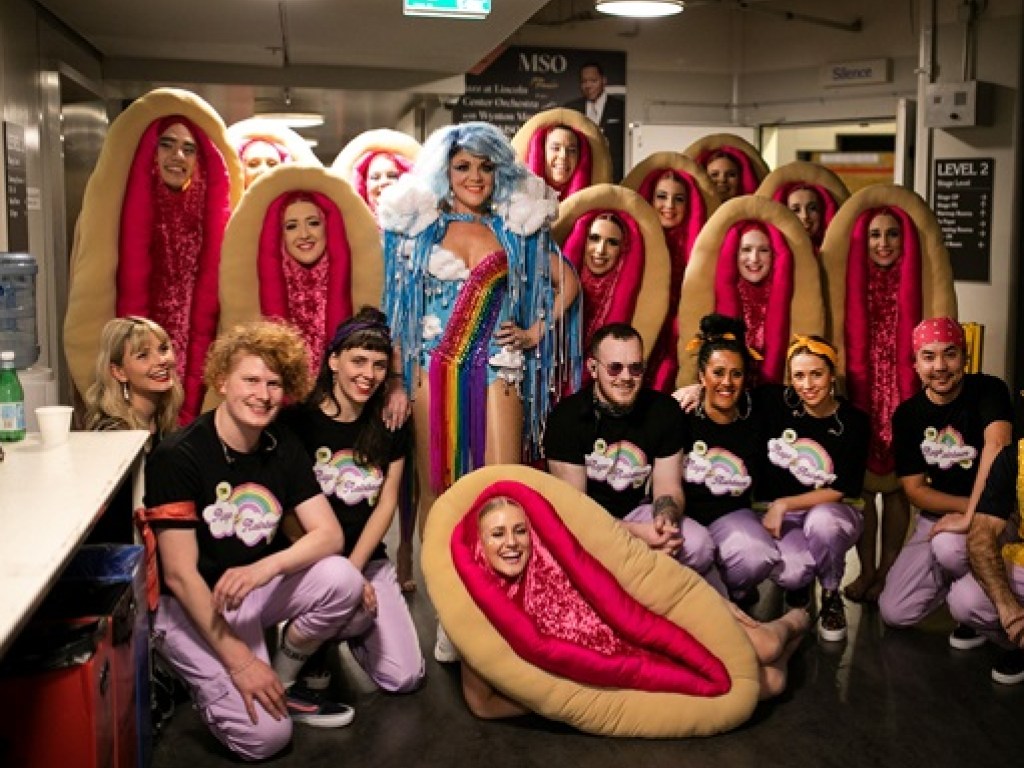 Балет женских гениталий: австралийка взорвала Сеть необычной постановкой (ФОТО, ВИДЕО)