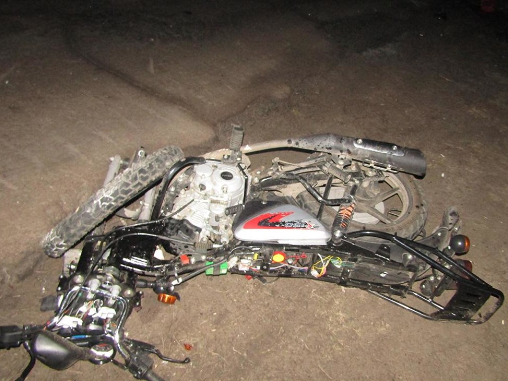 На Житомирщине в результате лобового столкновения погиб мотоциклист (ФОТО)